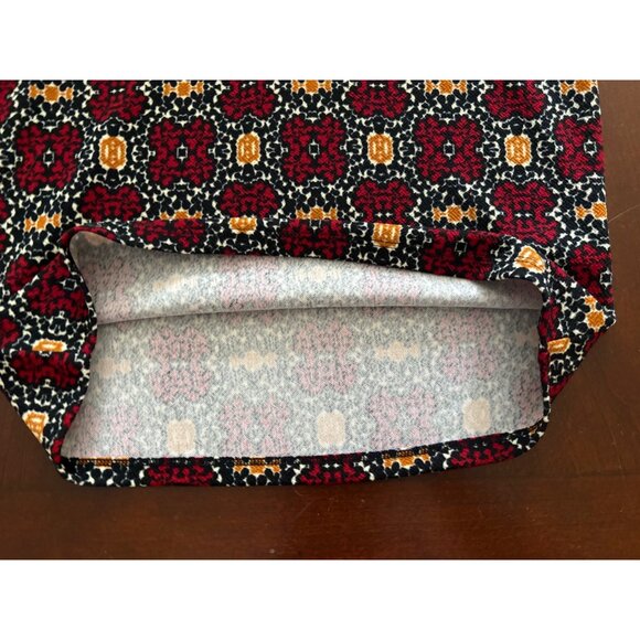 LuLaRoe NWT Cassie Pencil Skirt Red/Black/Gold Geometric Pattern Size Small - Picture 9 of 9